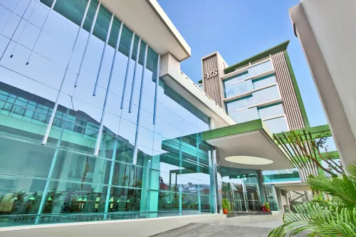 Hotel Santika Tasikmalaya Außen Photos