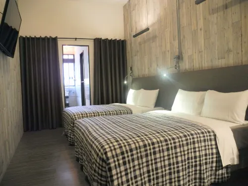 Hotel Papa Whale Rooms Photos