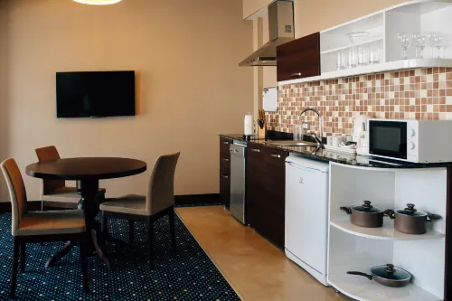 Parkside Hotel & Apartments Photos