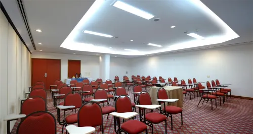 Golden Tulip Sharjah Бизнес-удобства Photos