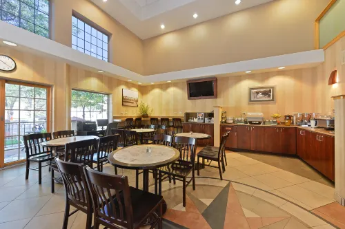 Best Western University Inn Restauration Photos