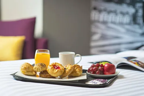 Mercure Bangkok Makkasan Makanan Photos