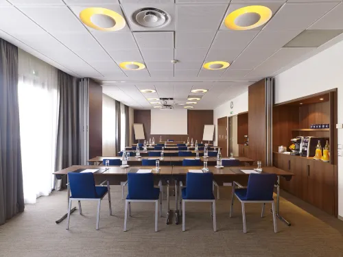 Holiday Inn Express Toulouse Airport Geschäftseinrichtungen Photos