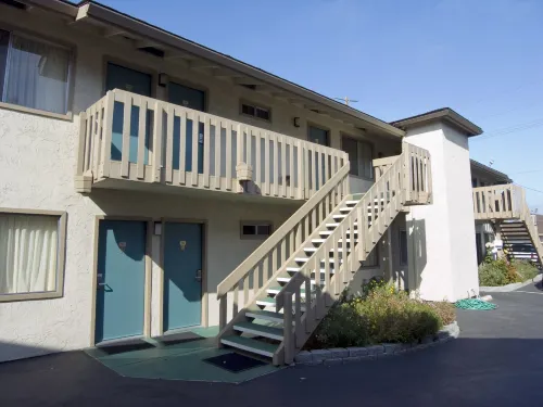 Pacific Inn Monterey Exterior Photos