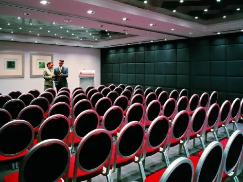 Ramada Plaza by Wyndham Dubai Deira Business Facilities Photos