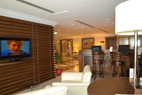 Sheraton Khalidiya Hotel Бизнес-удобства Photos