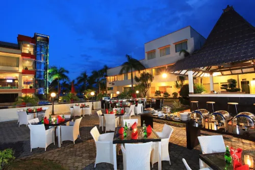 Swiss-Belhotel Silae Palu Ristorazione Photos