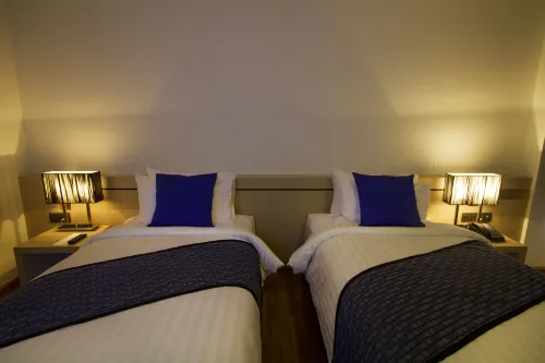 Holly Hotel Myanmar Camere Photos
