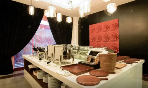 Sam Royal Apartment Makanan Photos