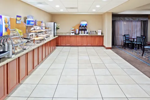 Holiday Inn Express & Suites Marysville Restauration Photos