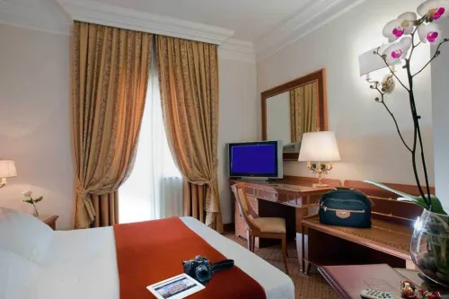 Pinewood Hotel Rome Photos