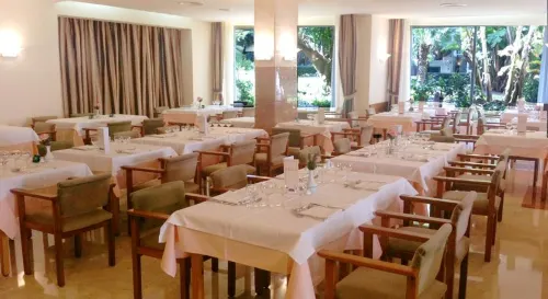 Hotel Best Delta Restauration Photos