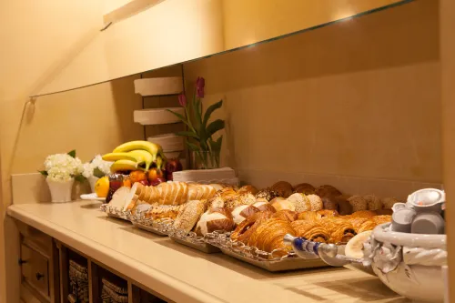 Best Western Plus Sunset Plaza Hotel Restauration Photos