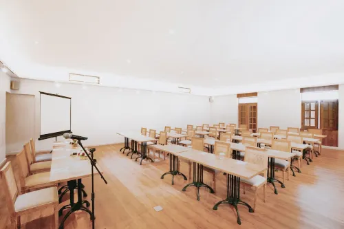 Adhisthana Hotel Fasilitas Bisnis Photos