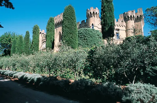 Hostellerie du Château des Fines Roches Near Hotel Photos