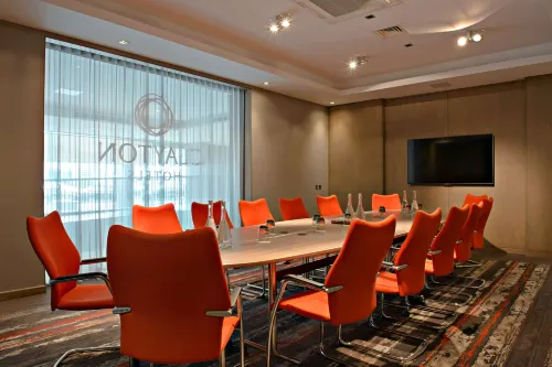 Clayton Hotel Chiswick Business Photos