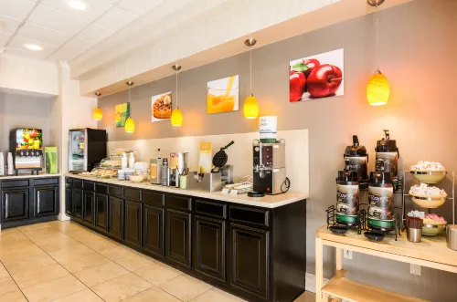 Quality Inn Near Joint Base Andrews-Washington Area Makanan Photos