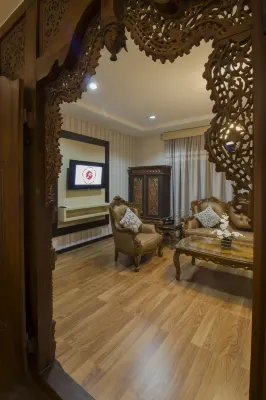 Grand Puri Saron Yogyakarta Aree comuni Photos
