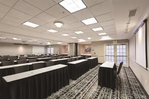 La Quinta Inn & Suites by Wyndham Raleigh Durham Airport Business Facilities Photos