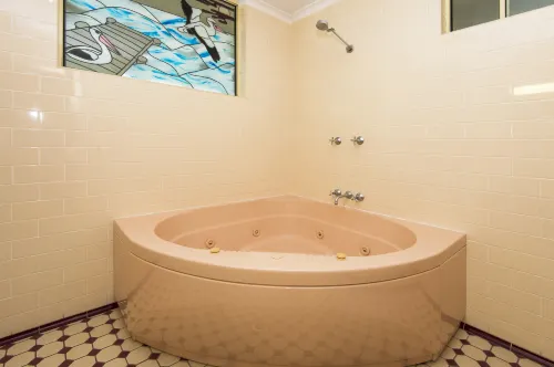Mid City Motor Inn Photos