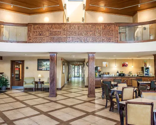 Baymont by Wyndham South Bend Near Notre Dame Dining Photos