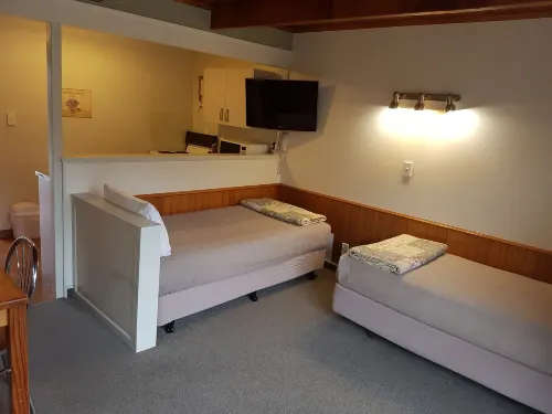Cottage Mews Motel Rooms Photos