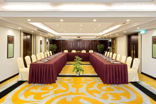 Emperor Hotel Business Photos