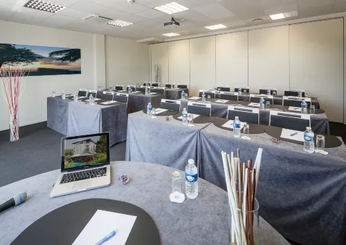 Mercure Aix-en-Provence La Duranne Gare TGV Espaces Affaires Photos
