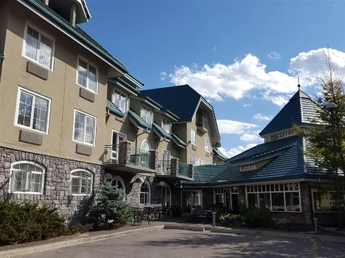 Pocaterra Inn and Waterslide Extérieur Photos