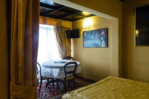 Canova Rooms in Spanish Steps Photos