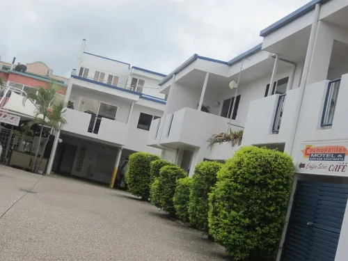 Cosmopolitan Motel & Serviced Apartments Exterior Photos