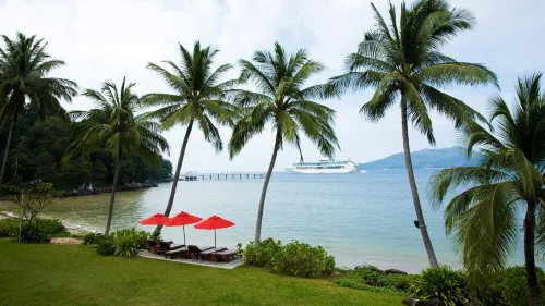 Amari Phuket Рядом с отелем Photos