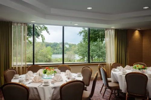 Holiday Inn Austin -Town Lake Business Photos