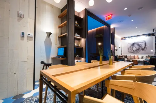 Crowne Plaza HY36 Midtown Manhattan Dining Photos