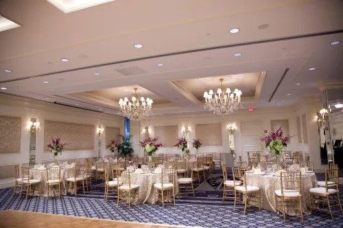 The Colonnade Hotel Restauration Photos