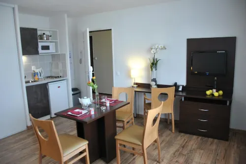 Séjours & Affaires Caen le Clos Beaumois Rooms Photos