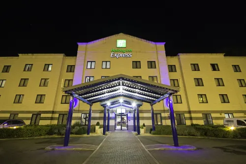 Holiday Inn Express Poole À ne pas manquer Photos