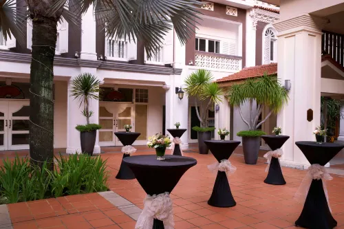 Village Hotel Albert Court by Far East Hospitality Extérieur Photos