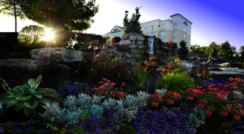 Hilton Garden Inn Niagara-on-The-Lake Exterior Photos