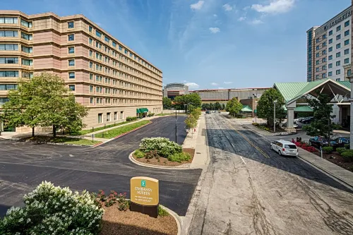 Embassy Suites by Hilton Chicago O'Hare Rosemont Featured Photos