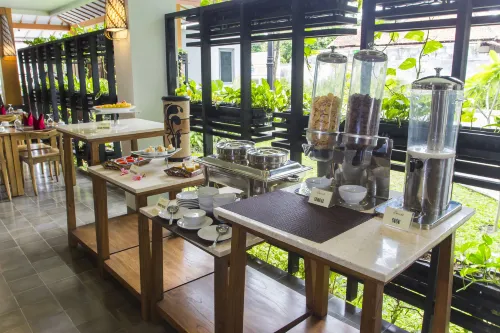 Burza Hotel Yogyakarta Makanan Photos