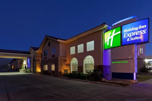 Holiday Inn Express & Suites Bishop Exterior Photos
