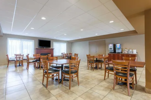 Super 8 by Wyndham Abbotsford BC Dining Photos
