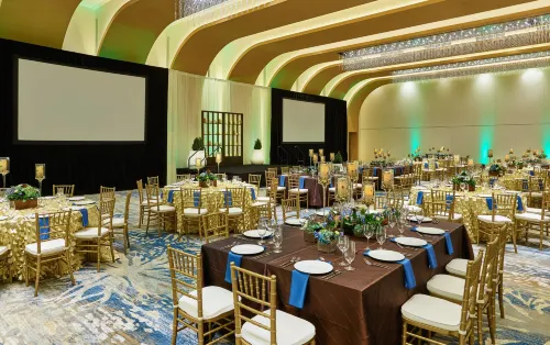 The Westin Denver International Airport Restauration Photos