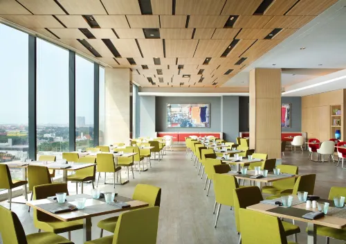 Four Points by Sheraton Surabaya, Tunjungan Plaza Makanan Photos