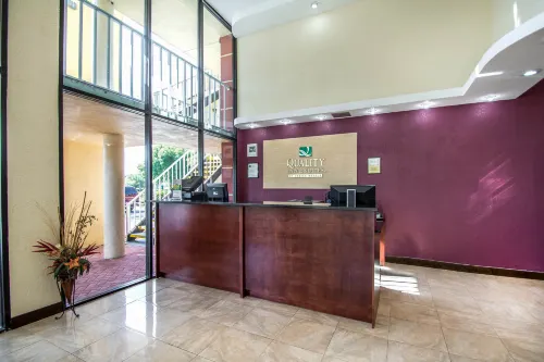 Quality Inn & Suites at Tropicana Field Public Areas Photos