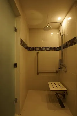Fairway Colombo - Sri Lanka's First Hotel With Robot Technology Rooms Photos