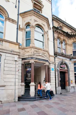 The Royal Hotel Cardiff Extérieur Photos