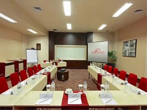Solo Paragon Hotel & Residence Fasilitas Bisnis Photos