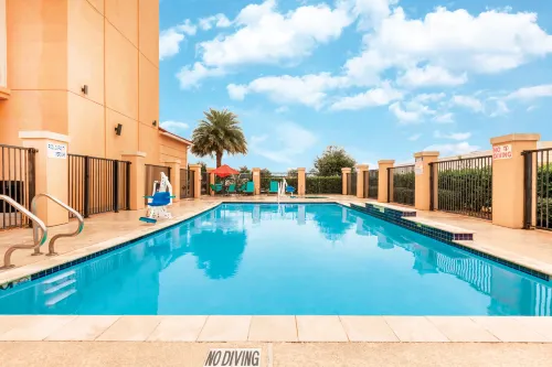 La Quinta Inn & Suites by Wyndham Houston Bush Intl Airpt E Freizeit und Erholung Photos